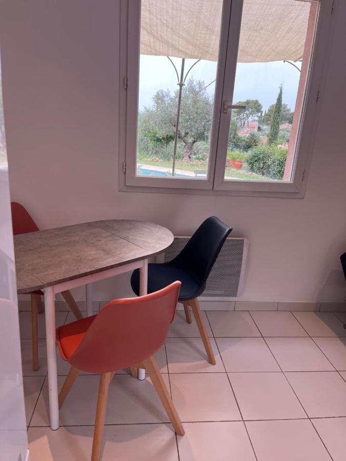 Hauteurs De Toulon : Charmant Studio Piscine Экстерьер фото